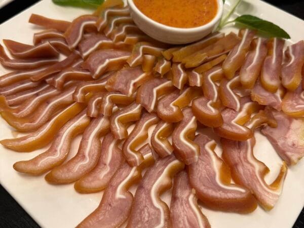 Tai Heo Ủ Muối 1lb